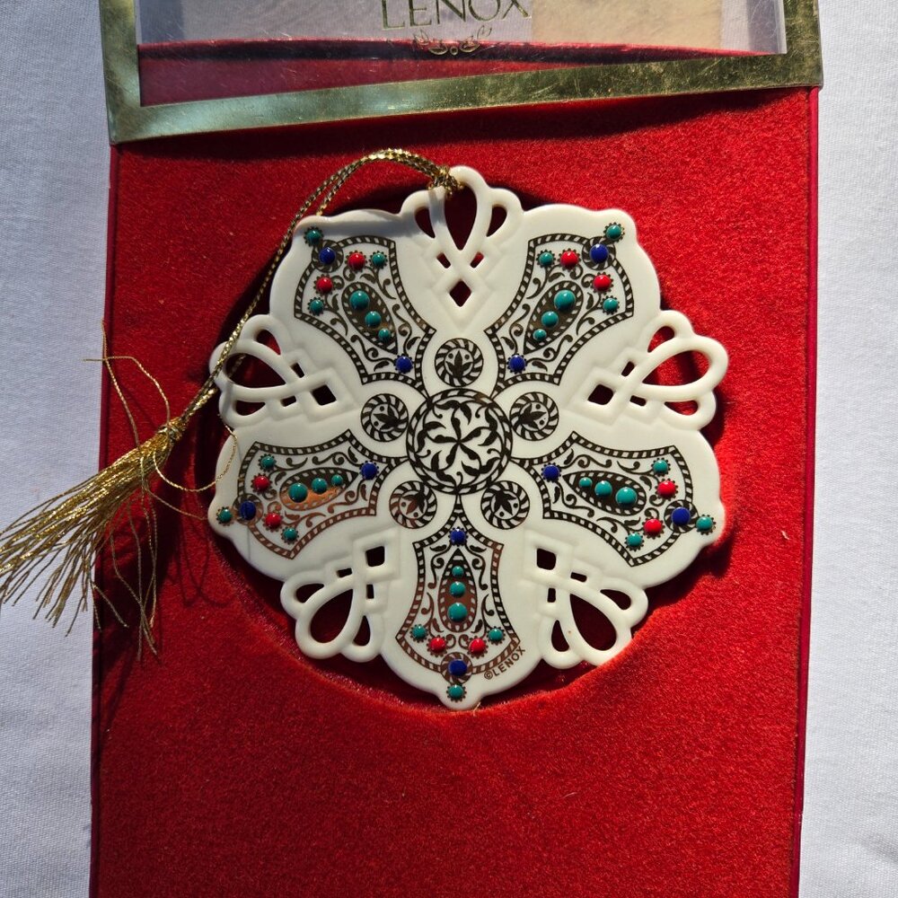 Vintage Lenox China Jewels Snowflake Ornament "Ruby Lace" 1st Edition USA - Picture 3 of 5